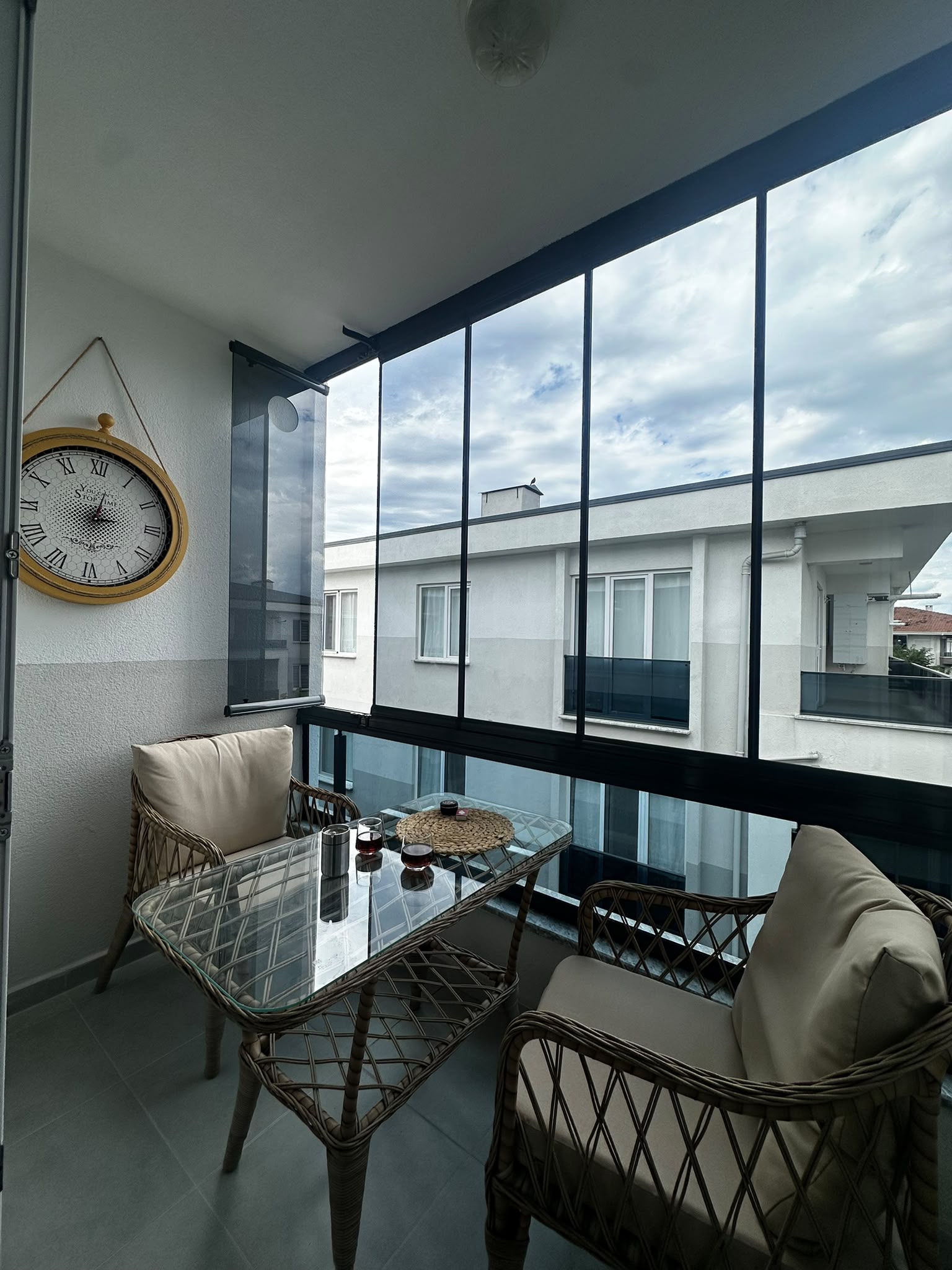 NEHİRKENT PLUS'TA SATILIK HAVUZLU 1+1
